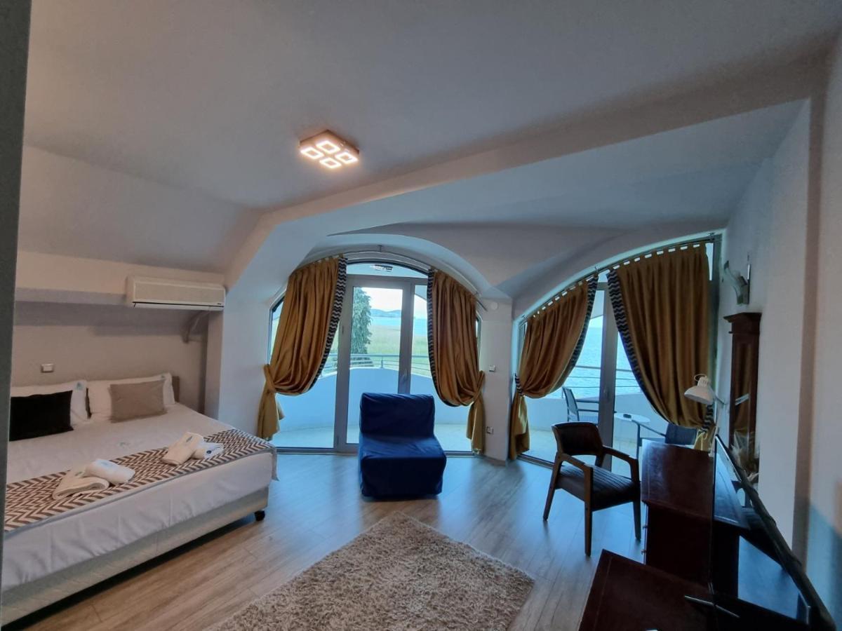 Su Hotel Охрид Екстериор снимка